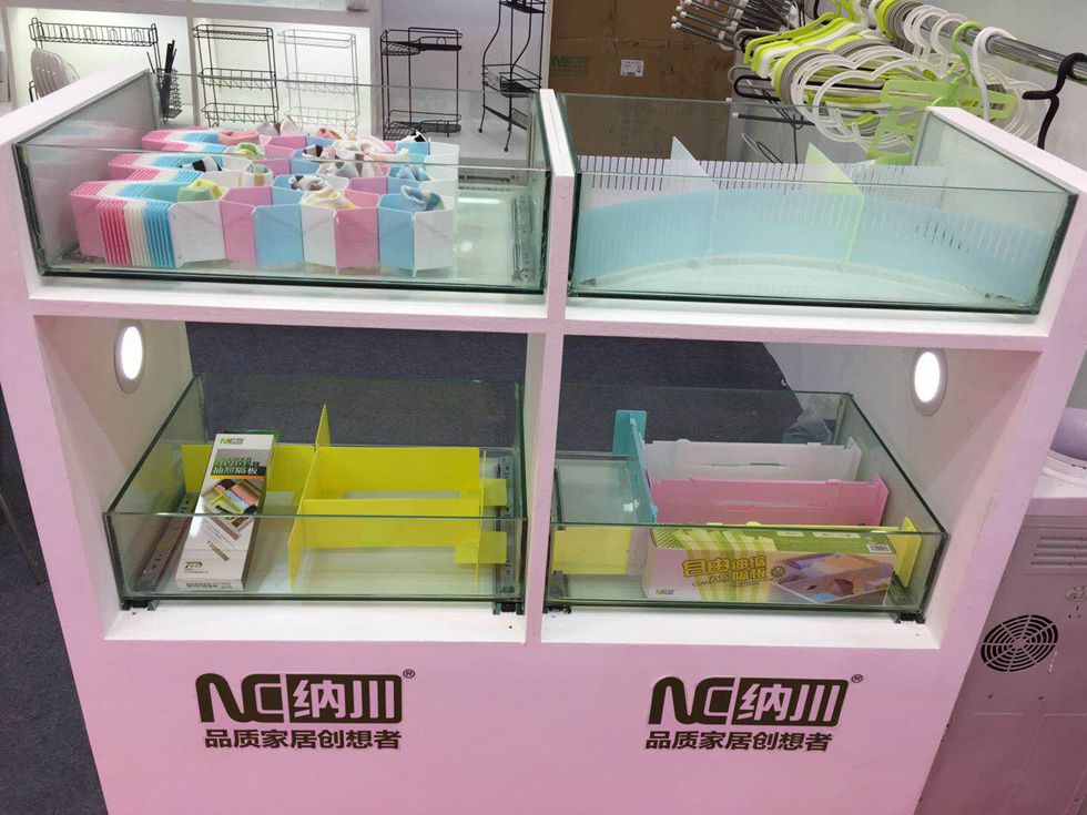 納川展柜