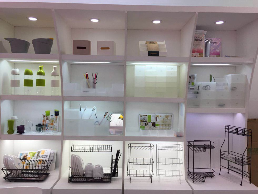 納川展品